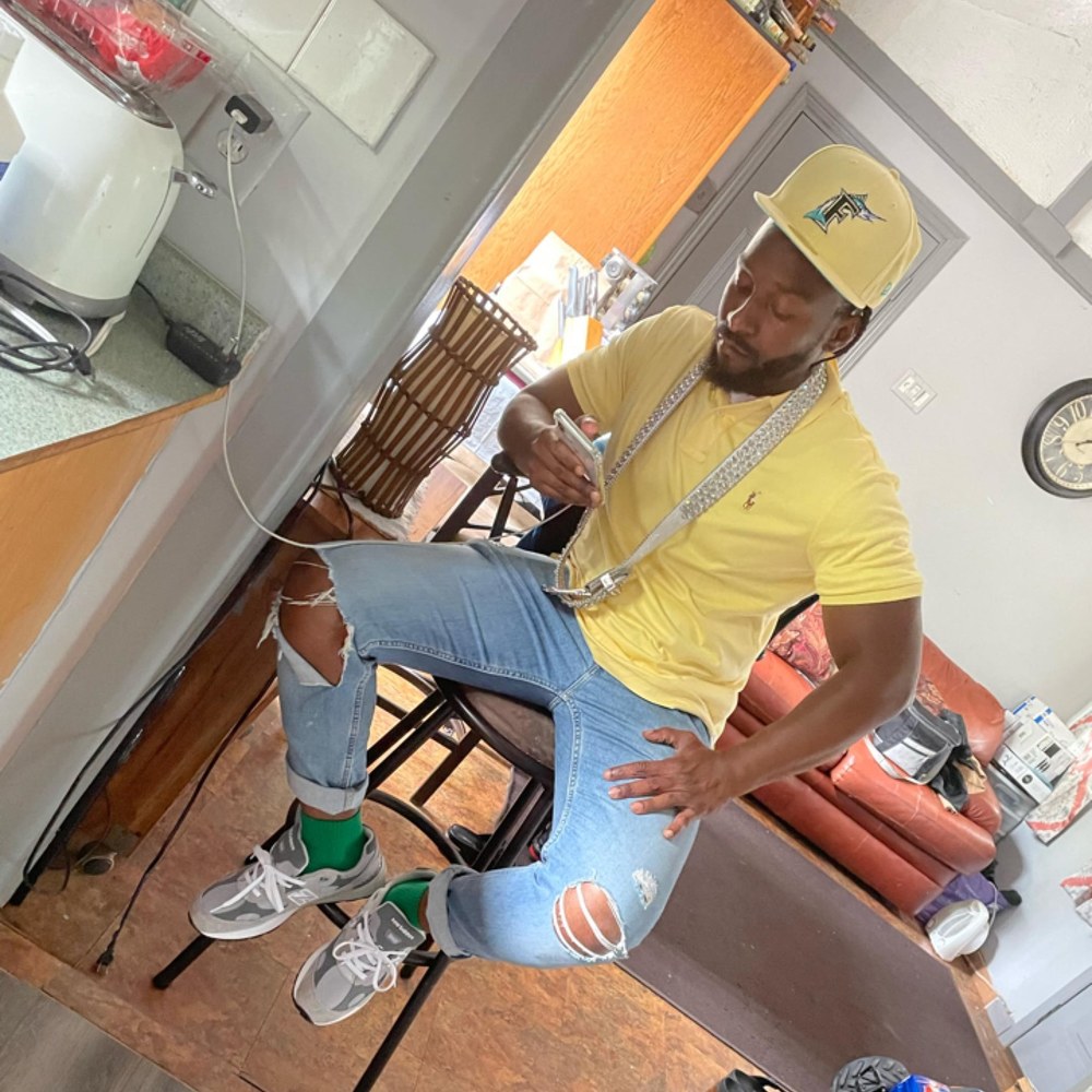 Meet your Posher, Chaz